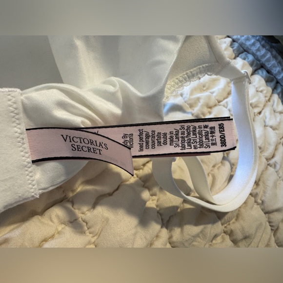 NWOT VICTORIA SECRET Lightly Lined White Bra 38DD - Picture 5 of 5